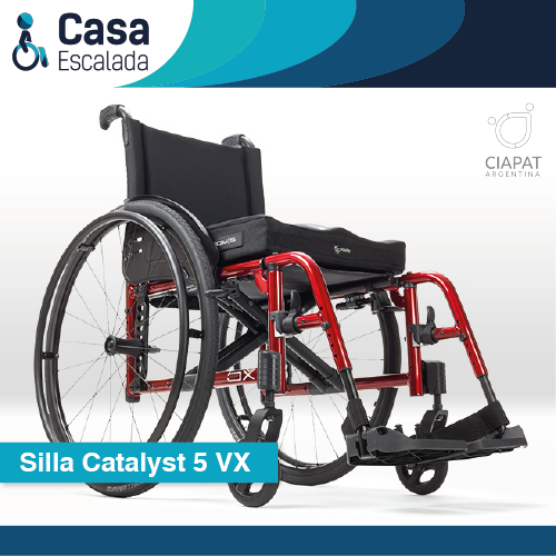 En la imagen se muestra una silla de ruedas modelo Catalyst 5 VX.